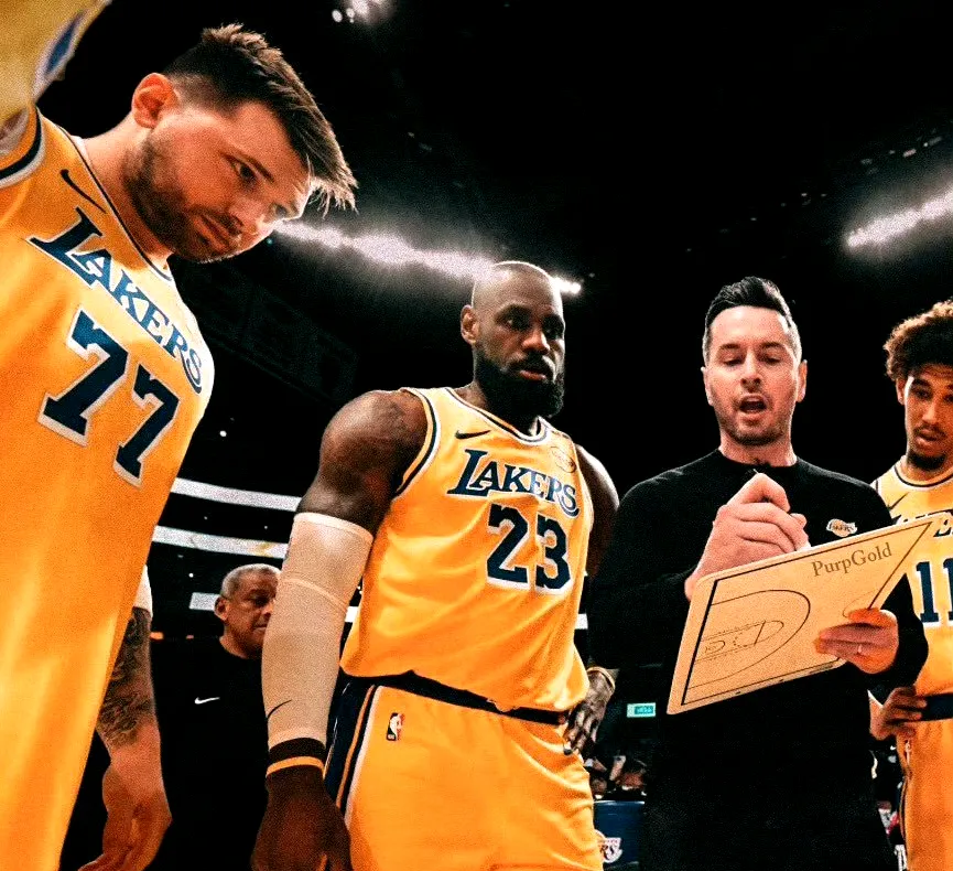 詹姆斯重返赛场，战术调整首场状态出色，西班牙队观众沸腾！