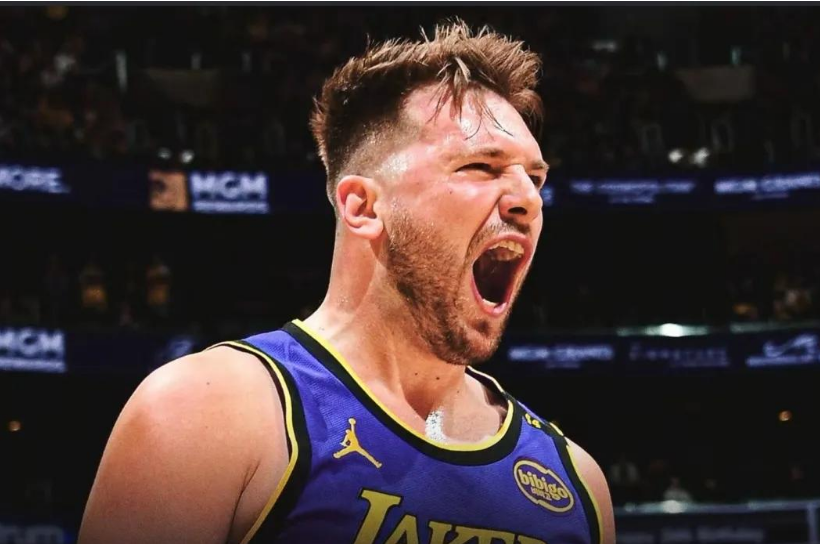 东契奇重返赛场,战术调整首场状态出色,湖人观众沸腾!赢得满堂喝彩开云棋牌平台