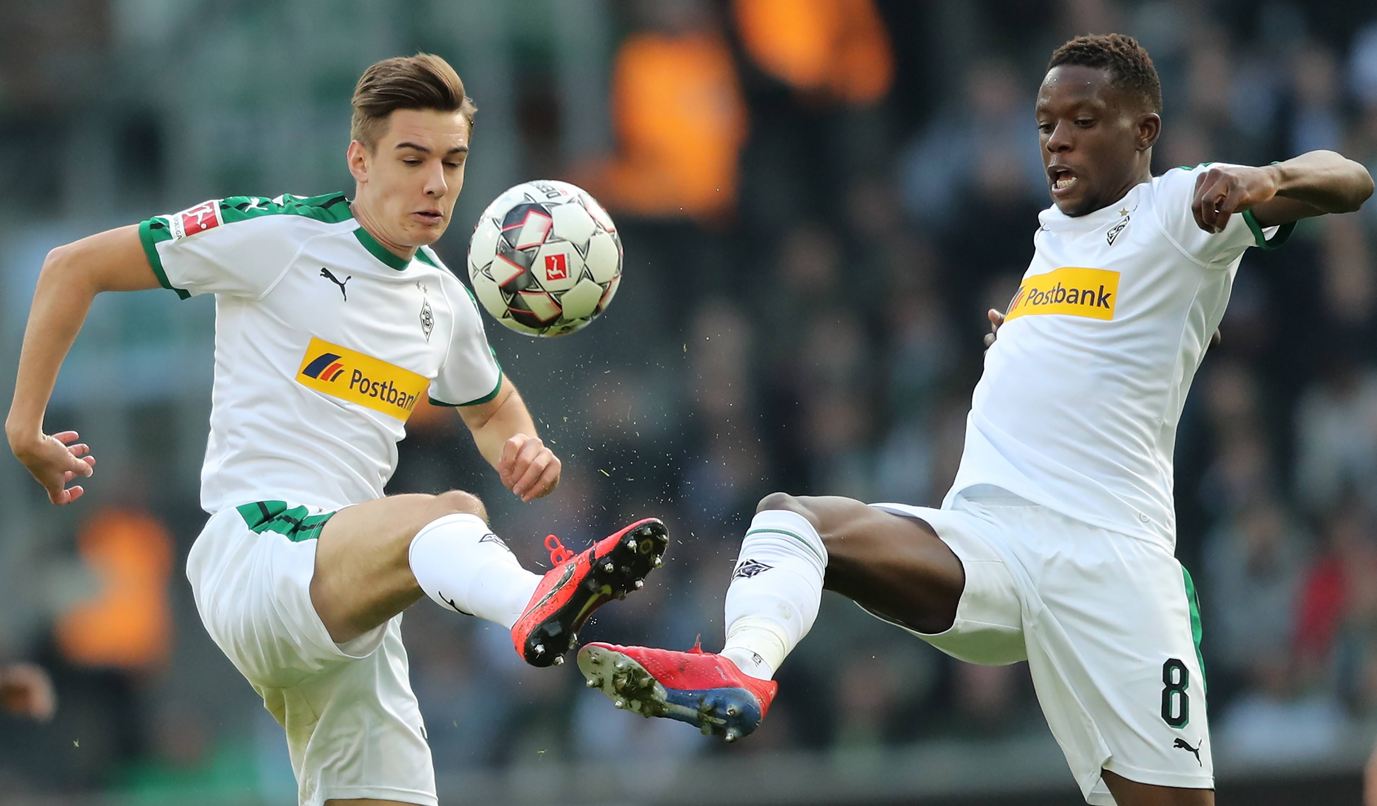 包含今晚德甲焦点战，底特律活塞刷新队史纪录，球迷炸锅，细节决定成败的词条